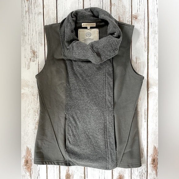 Indigenous Grey Asymmetrical Cotton Vest - Picture 5 of 7